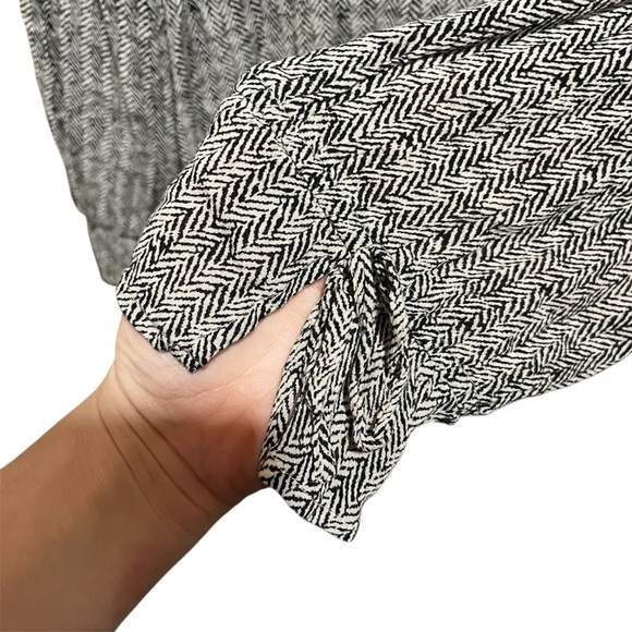 J JILL ~ Grey Herringbone Pattern Button Down Blouse - Picture 4 of 6